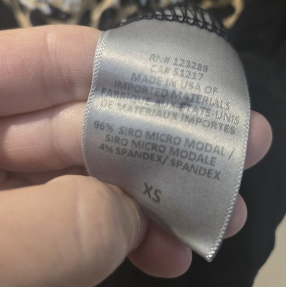 Lauren Moshi Eva Leopard Lip top - Picture 6 of 9